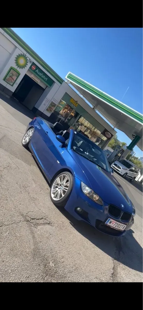 BMW 3 Series 2009 photo 2