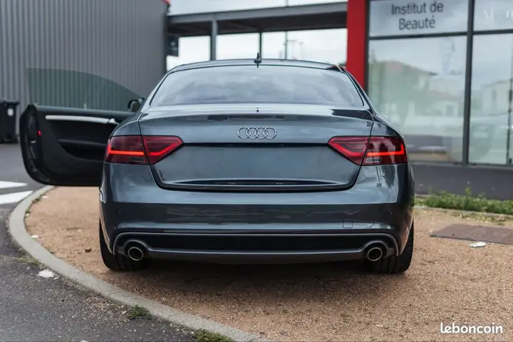 Audi A5 2012 photo 4