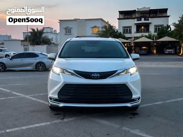 Toyota Sienna 2021 photo 2