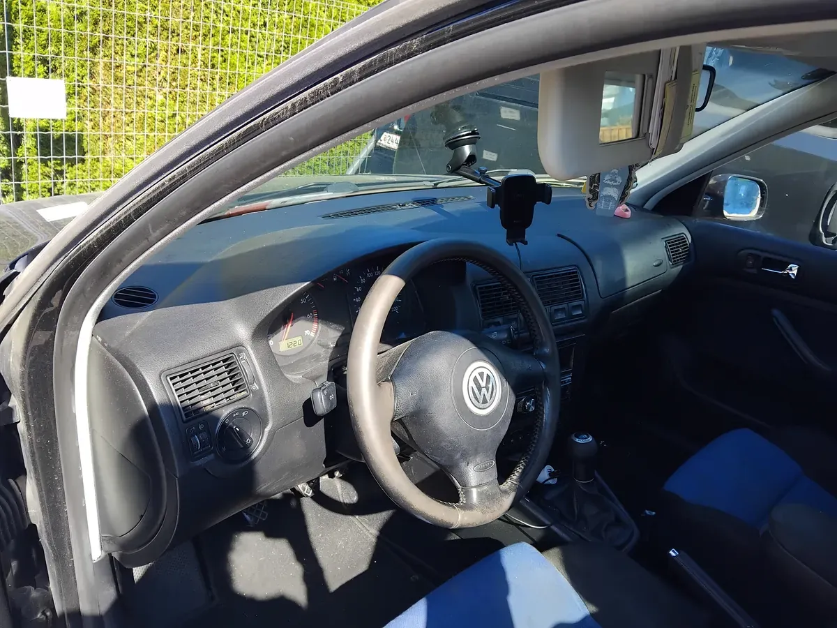 Volkswagen Golf 2000 photo 2