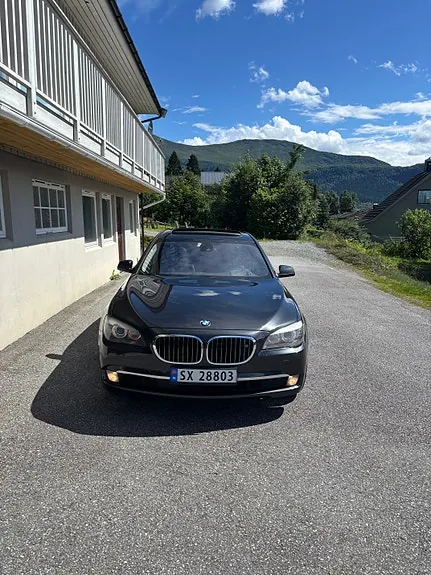 BMW 750Li 2011 photo 2
