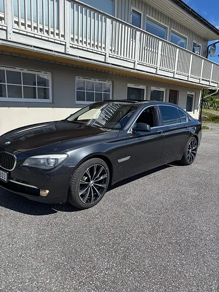 BMW 750Li 2011 photo 4