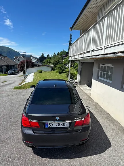 BMW 750Li 2011 photo 3