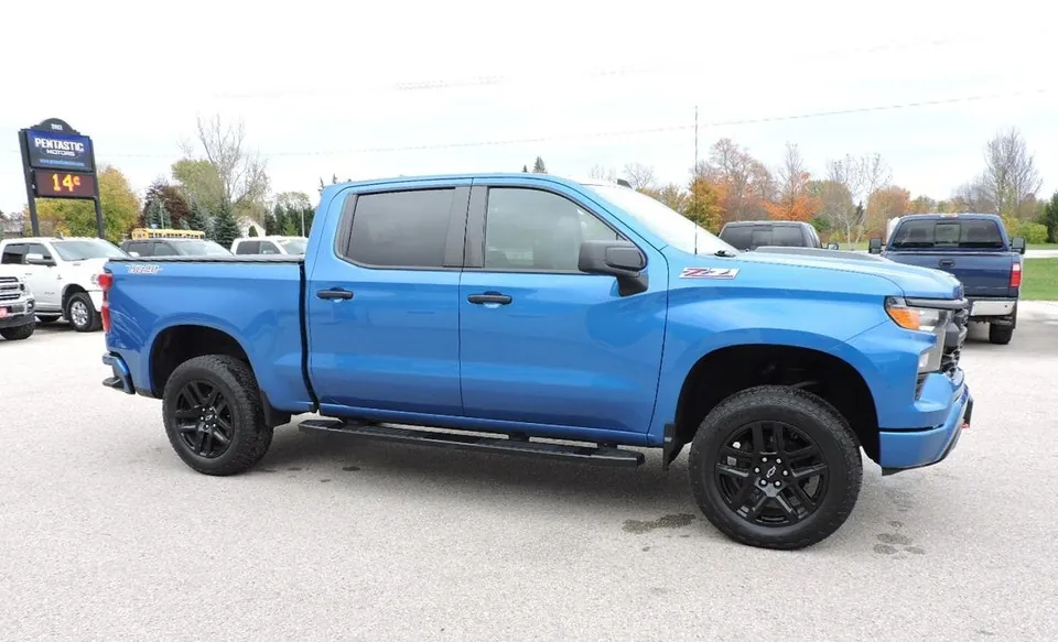 Chevrolet Silverado 1500 2022 photo 3