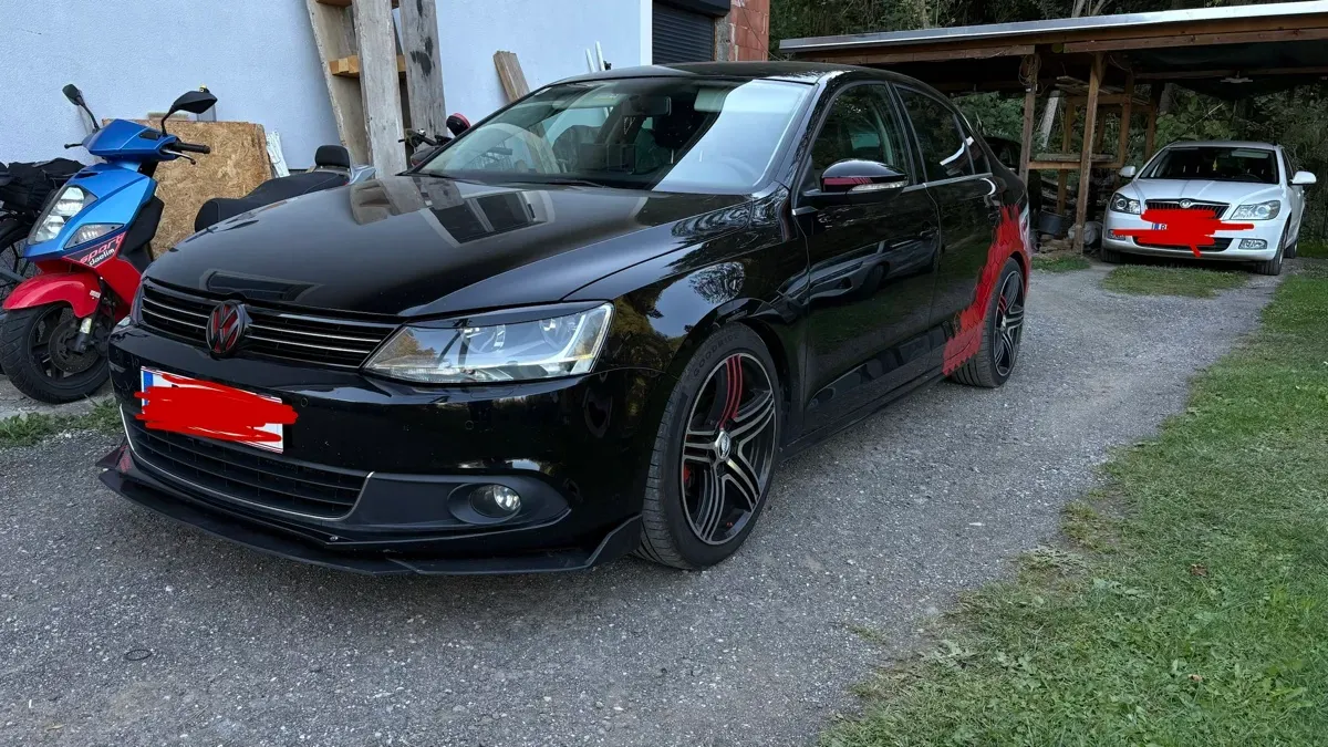 Volkswagen Jetta 2012 photo 2