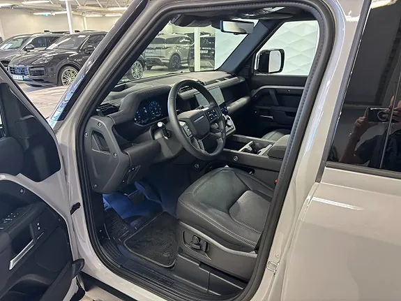 Land Rover Defender 110 2026 photo 5