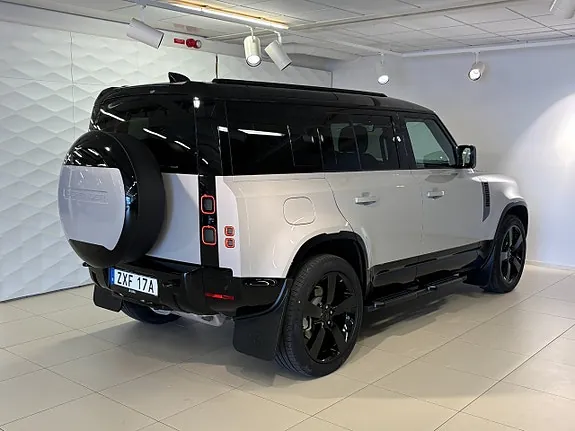 Land Rover Defender 110 2026 photo 3