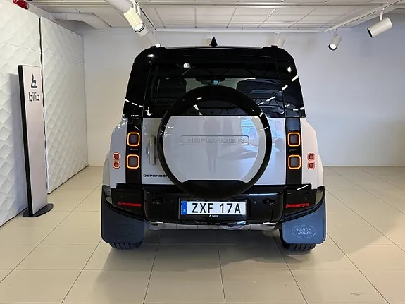 Land Rover Defender 110 2026 photo 4