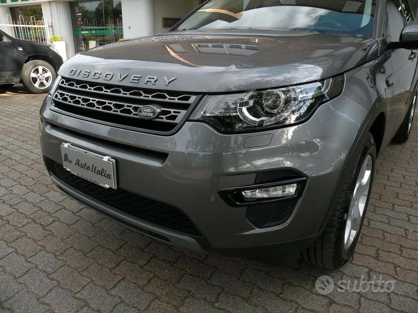 Land Rover Discovery Sport 2016 photo 2