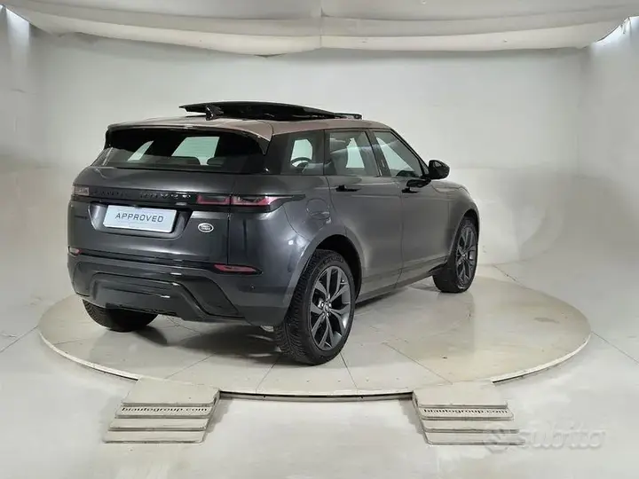 Land Rover Evoque 2022 photo 2