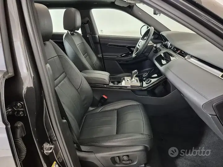 Land Rover Evoque 2022 photo 3