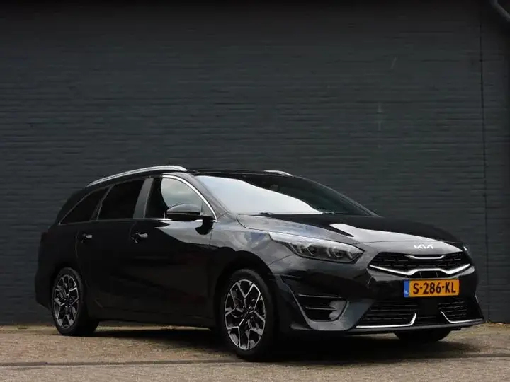 Kia Ceed Sportswagon 2023 photo 2