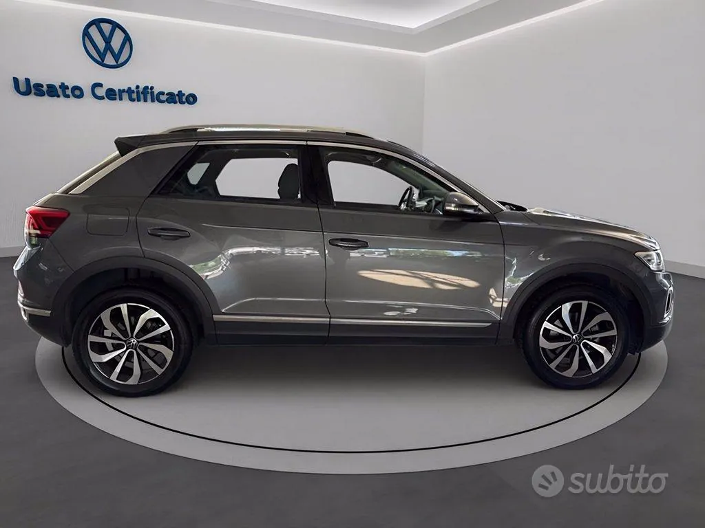 Volkswagen T-Roc 2023 photo 3