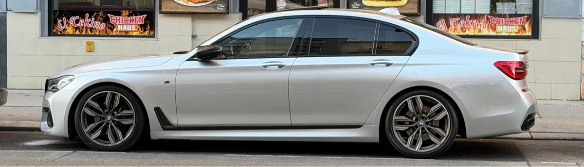 BMW 7 Series 2016 photo 2