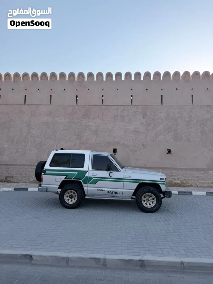 Nissan Patrol 1983 photo 2