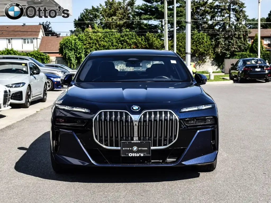 BMW 7 Series 2024 photo 2
