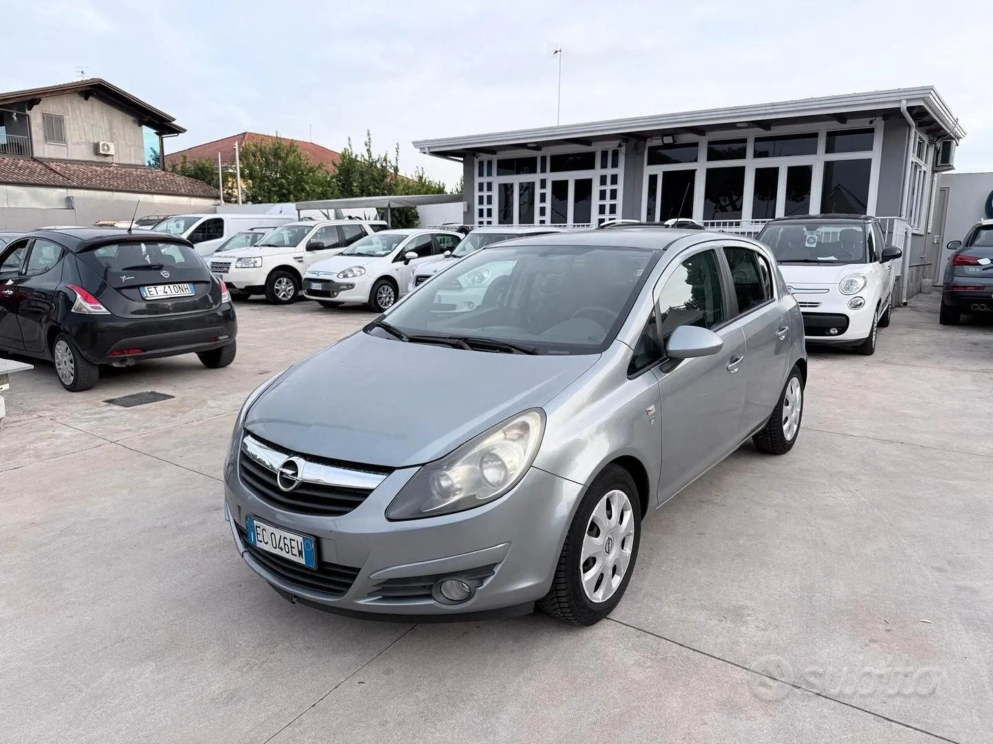 Opel Corsa 2010 photo 2