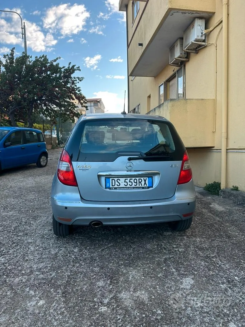 Mercedes-Benz A-Class 2009 photo 2