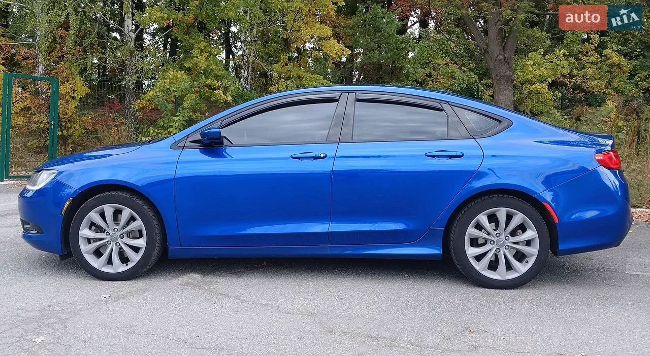 Chrysler 200 2015 photo 2