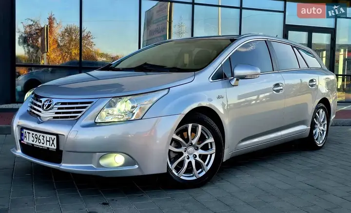 Toyota Avensis 2010 photo 2