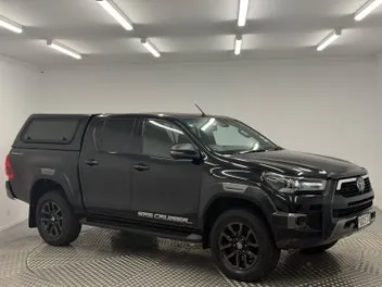 Toyota Hilux 2023 photo 2