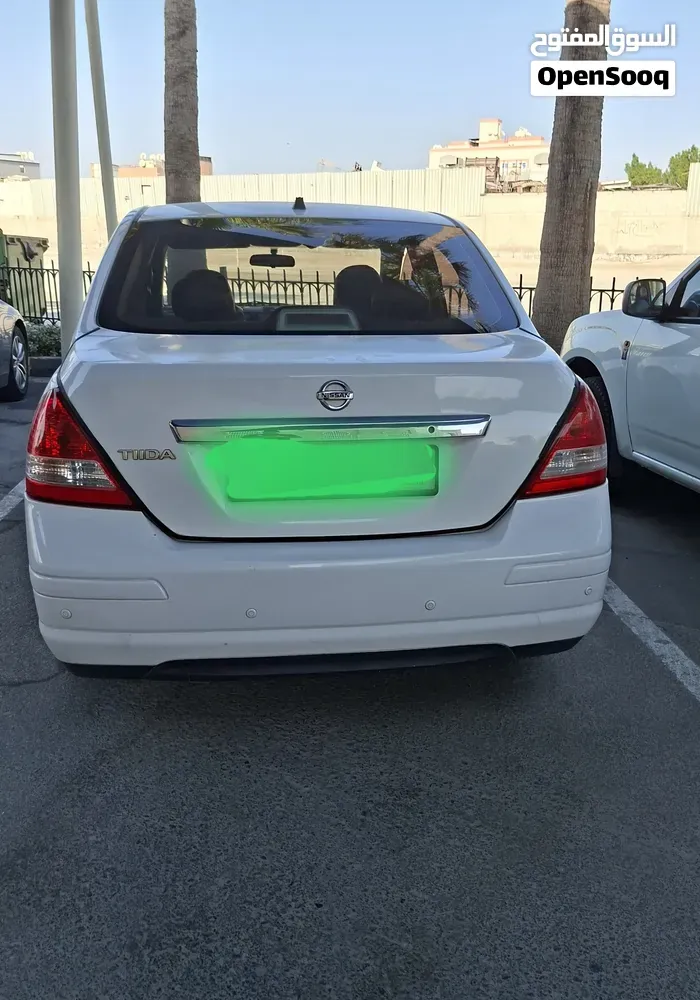 Nissan Tiida 2012 photo 3