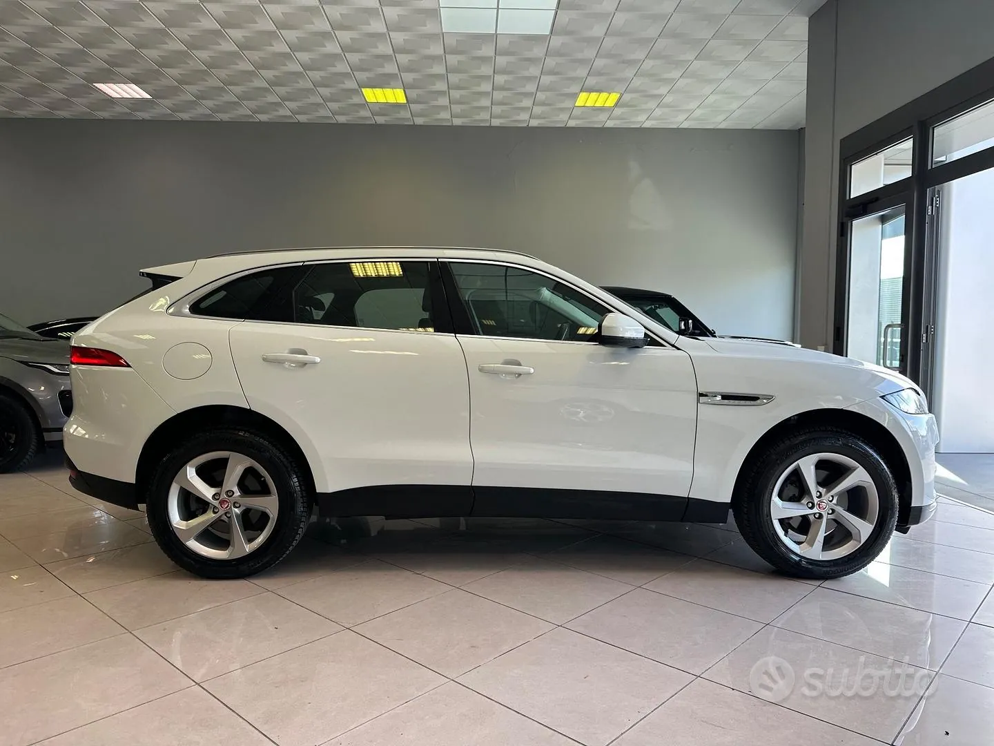 Jaguar F-Pace 2019 photo 4