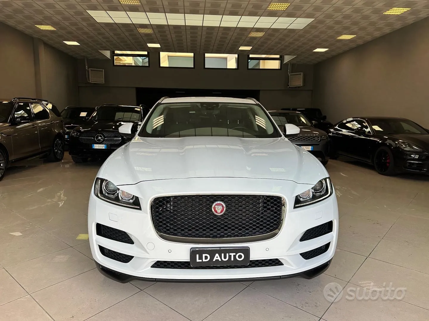 Jaguar F-Pace 2019 photo 3