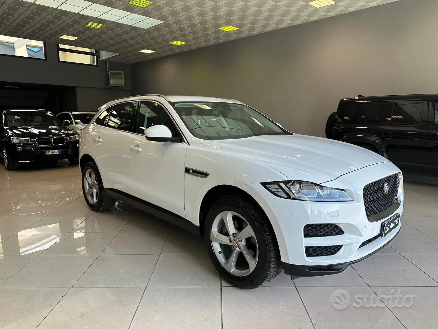 Jaguar F-Pace 2019 photo 2