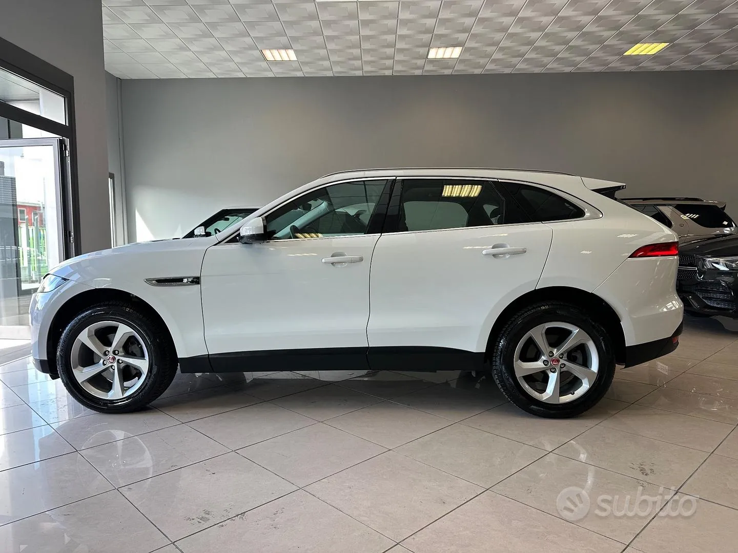 Jaguar F-Pace 2019 photo 5