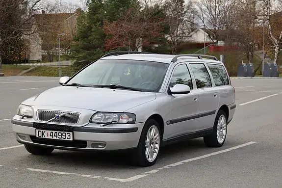 Volvo V70 2001 photo 2