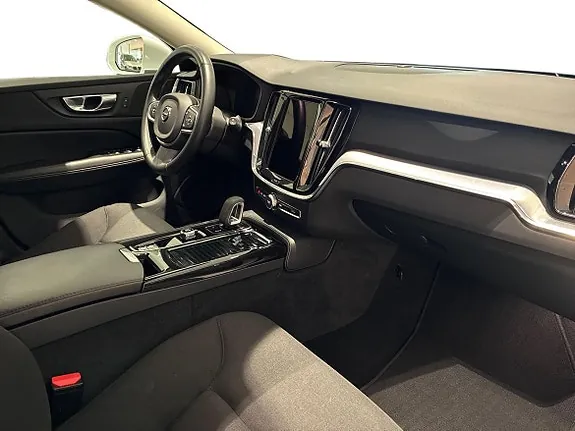 Volvo V60 2022 photo 4