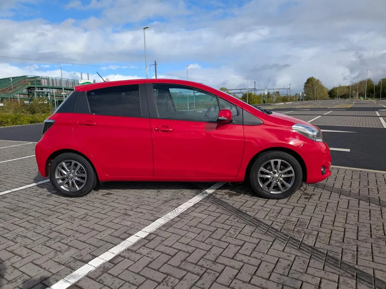 Toyota Yaris 2014 photo 2