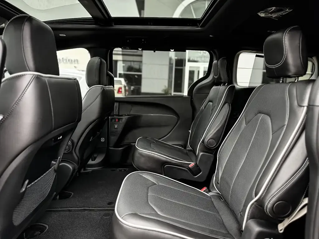 Chrysler Pacifica 2027 photo 5