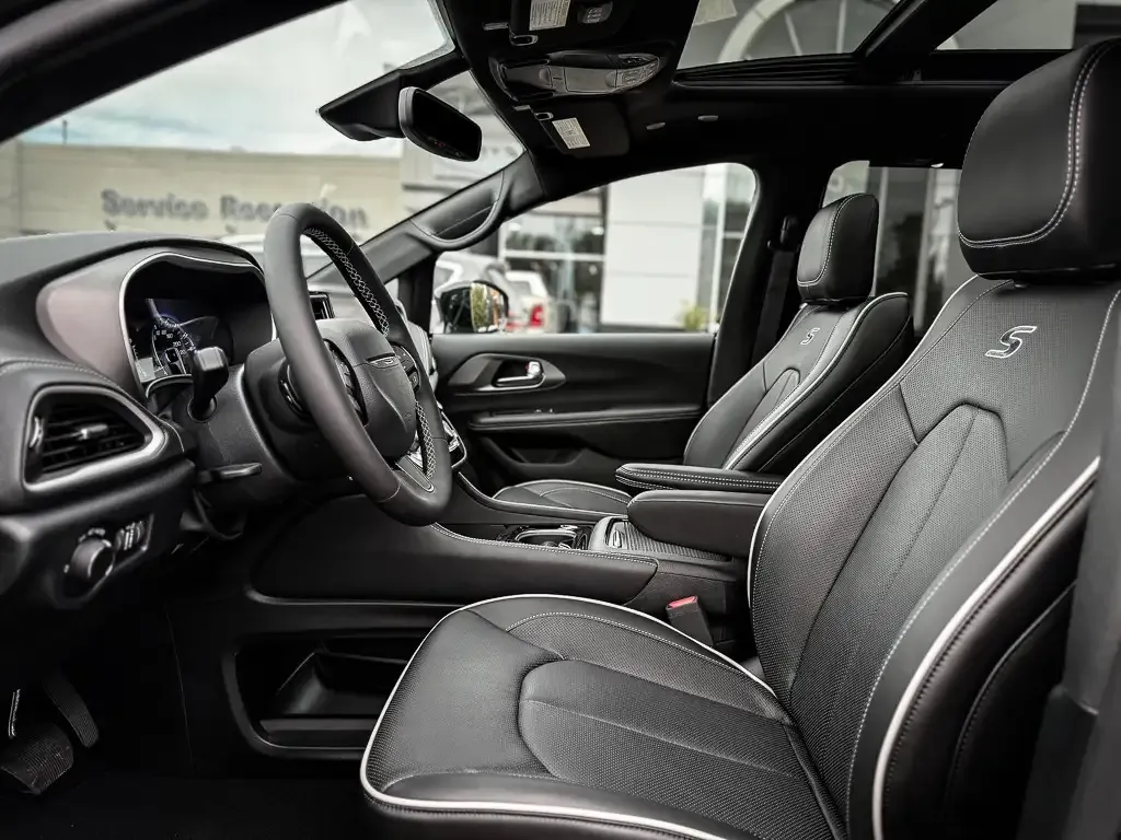 Chrysler Pacifica 2027 photo 4
