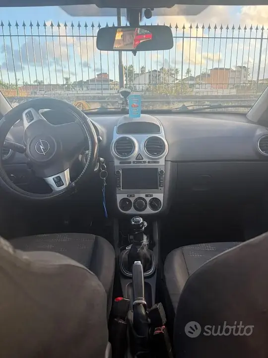 Opel Corsa 2011 photo 3