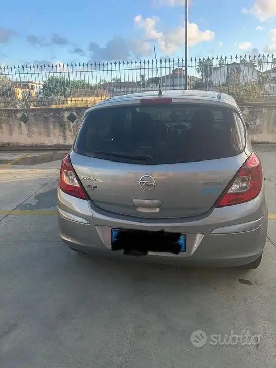 Opel Corsa 2011 photo 2