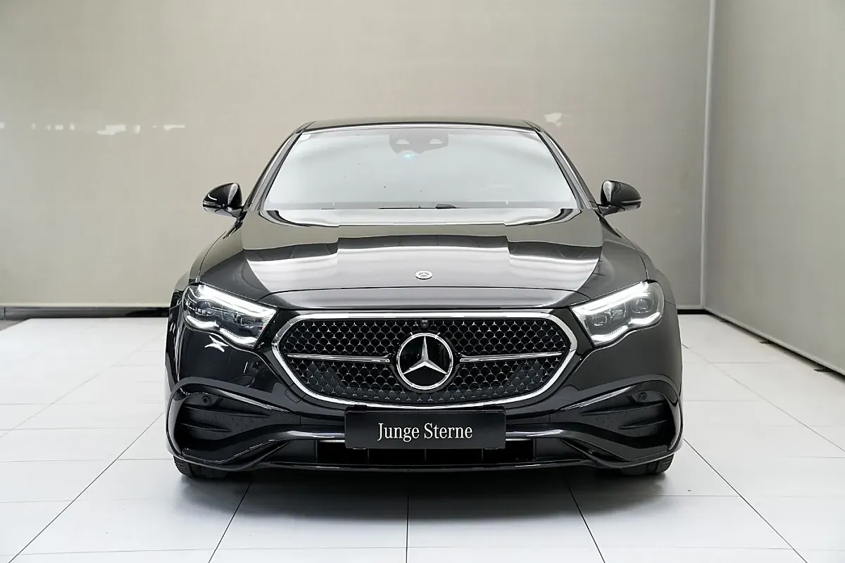 Mercedes-Benz E-Class 2025 photo 3
