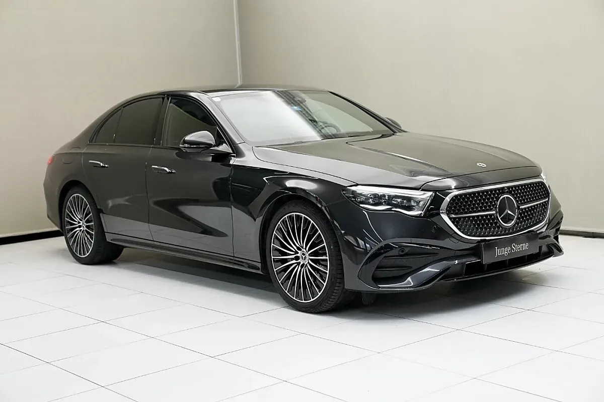 Mercedes-Benz E-Class 2025 photo 2