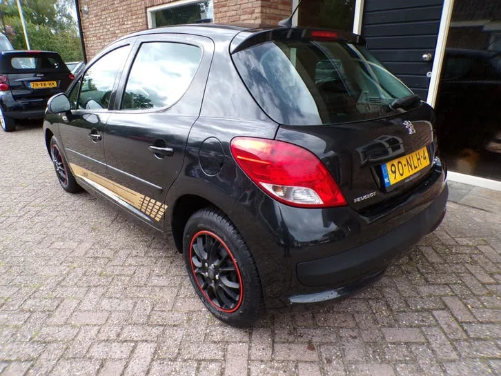Peugeot 207 2009 photo 3