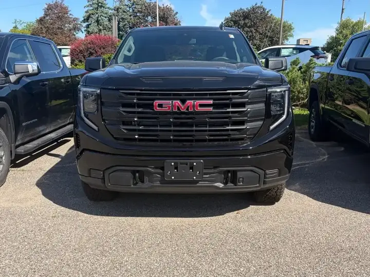 GMC Sierra 1500 2026 photo 3