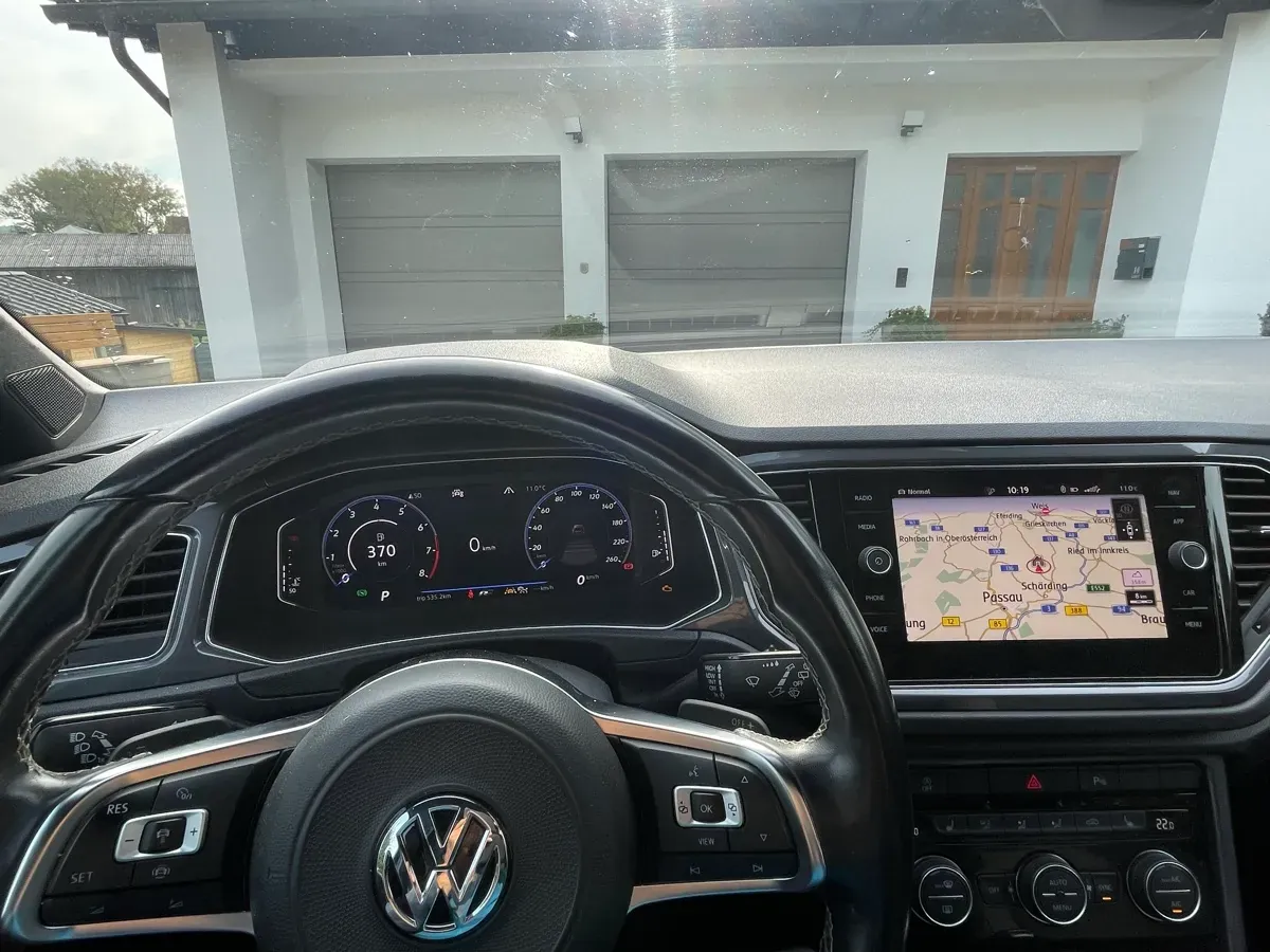 Volkswagen T-Roc 2020 photo 3