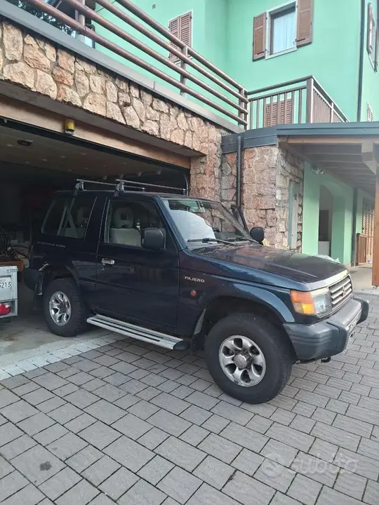 Mitsubishi Pajero 1997 photo 2