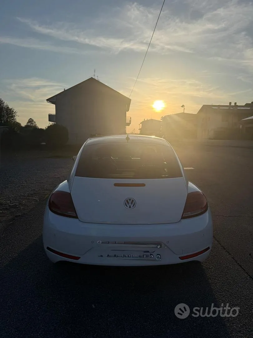 Volkswagen Beetle 2017 photo 3