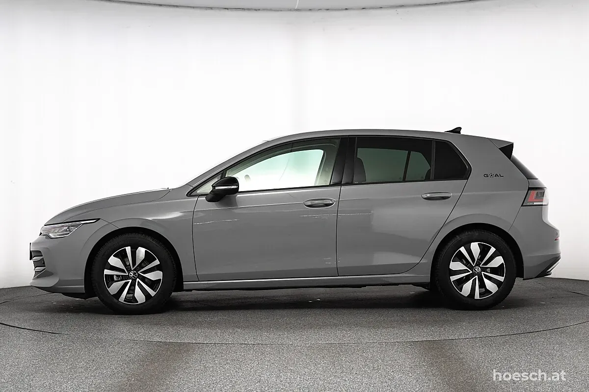 Volkswagen Golf 2025 photo 3