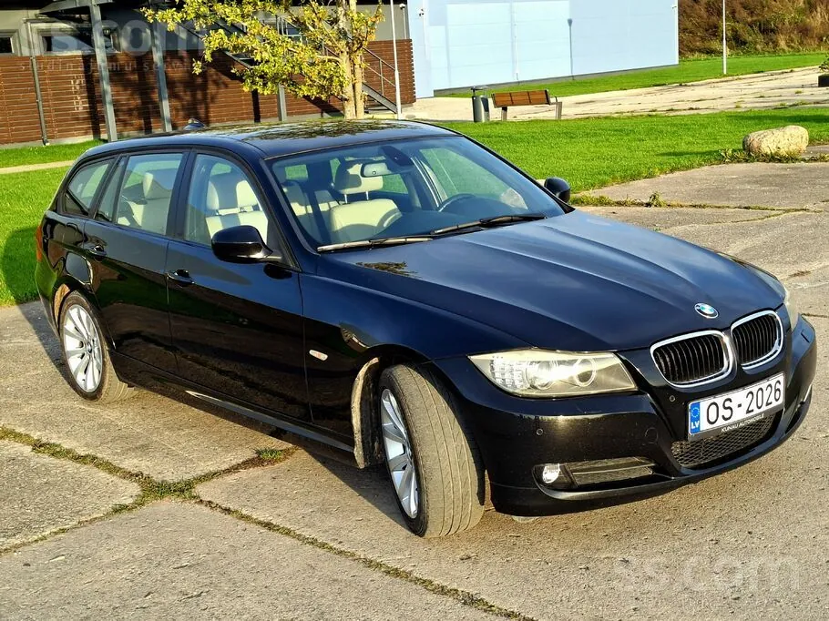 BMW 318 2010 photo 3