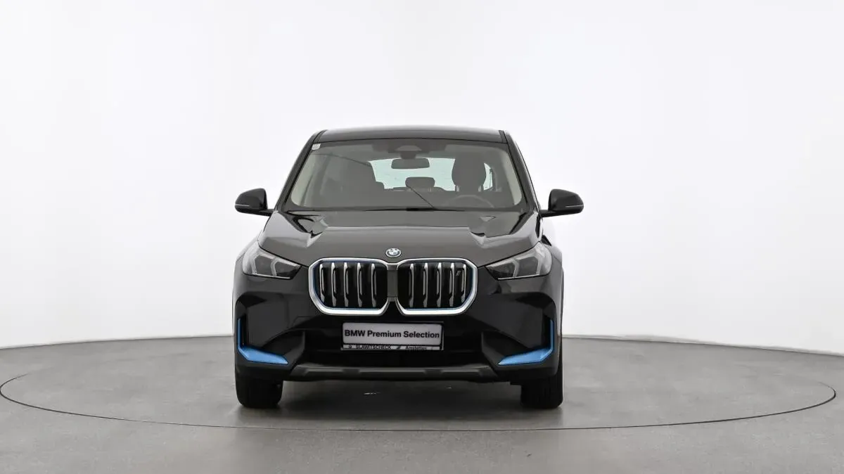 BMW Ix1 2023 photo 2