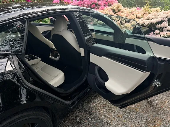 Tesla Model S 2023 photo 4