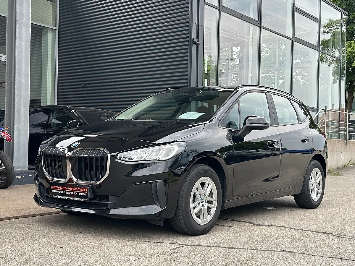 BMW 2 Series 2023 photo 2