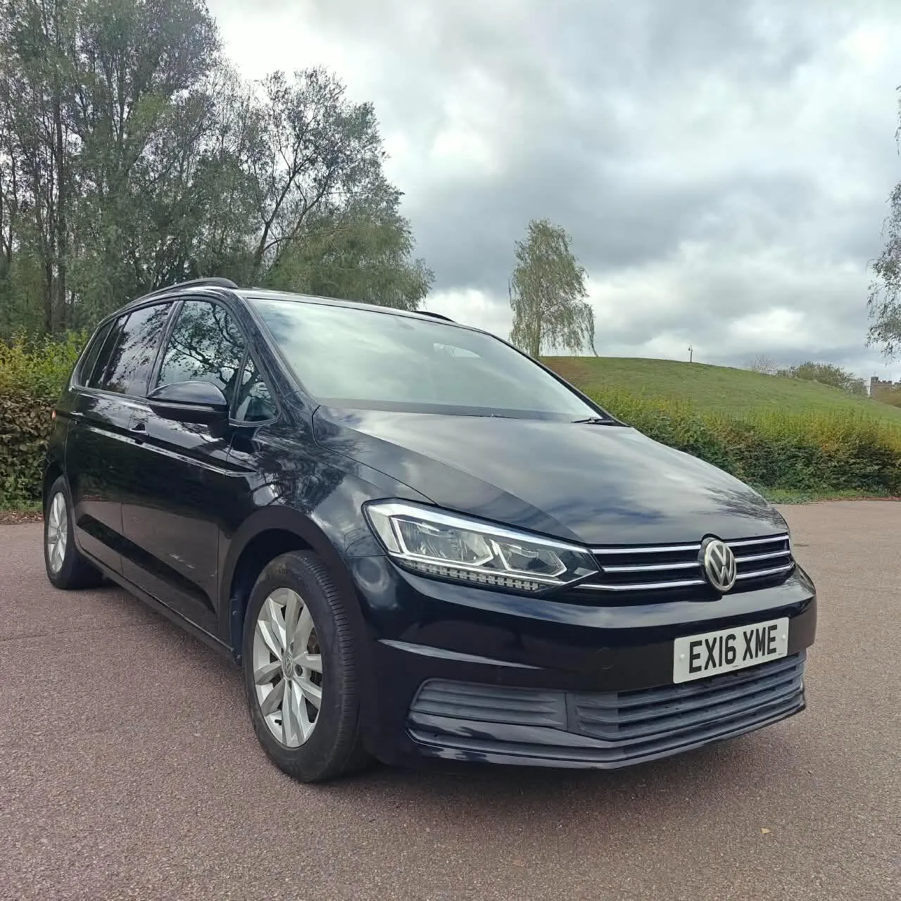 Volkswagen Touran 2016 photo 2